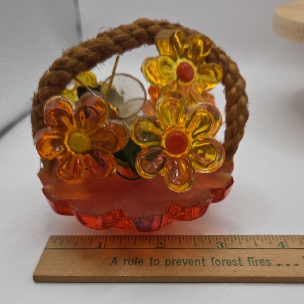 Vibrant Vintage Lucite Floral Daisy & Butterfly Decor 60s 70s - Picture 7 of 7
